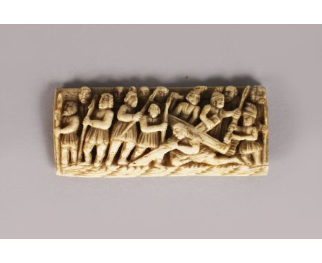 A GOOD EUROPEAN IVORY PLAQUE "THE CRUCIFIXION". 3ins x 1.25ins.