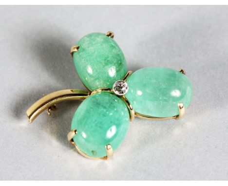 A GOOD JADE AND DIAMOND CLOVER BROOCH.