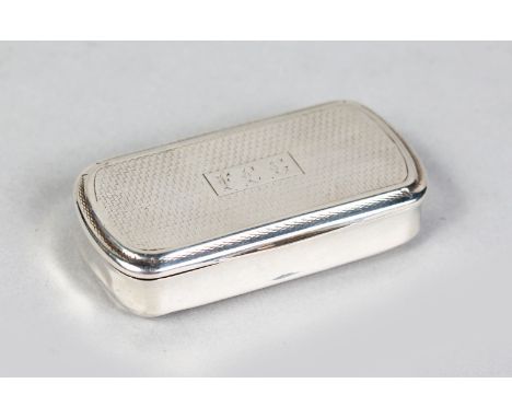 AN 18TH CENTURY CONTINENTAL ENGINE TURNED SNUFF BOX. 2.5ins long.
