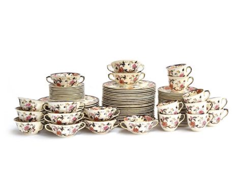 A Mason's Ironstone 'Mandalay' pattern part dinner service, approx. 90 pieces, to include dinner plates (12), large plates (2
