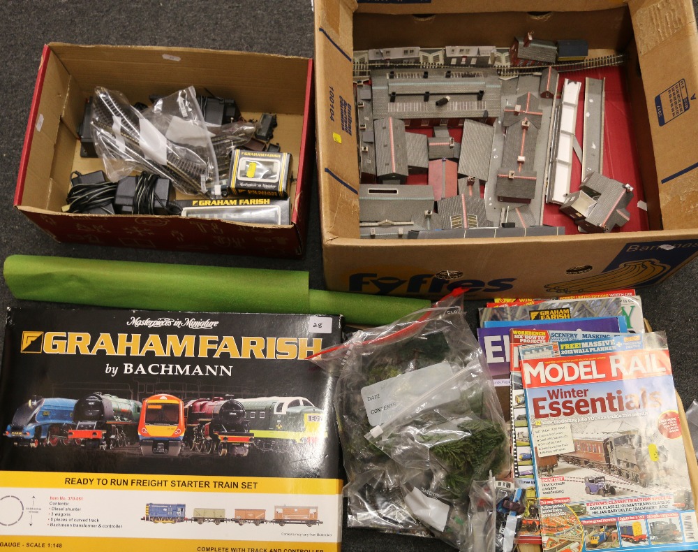 Graham Farish by Bachmann N gauge train set 370051 freight starter set with 060 diesel shunter