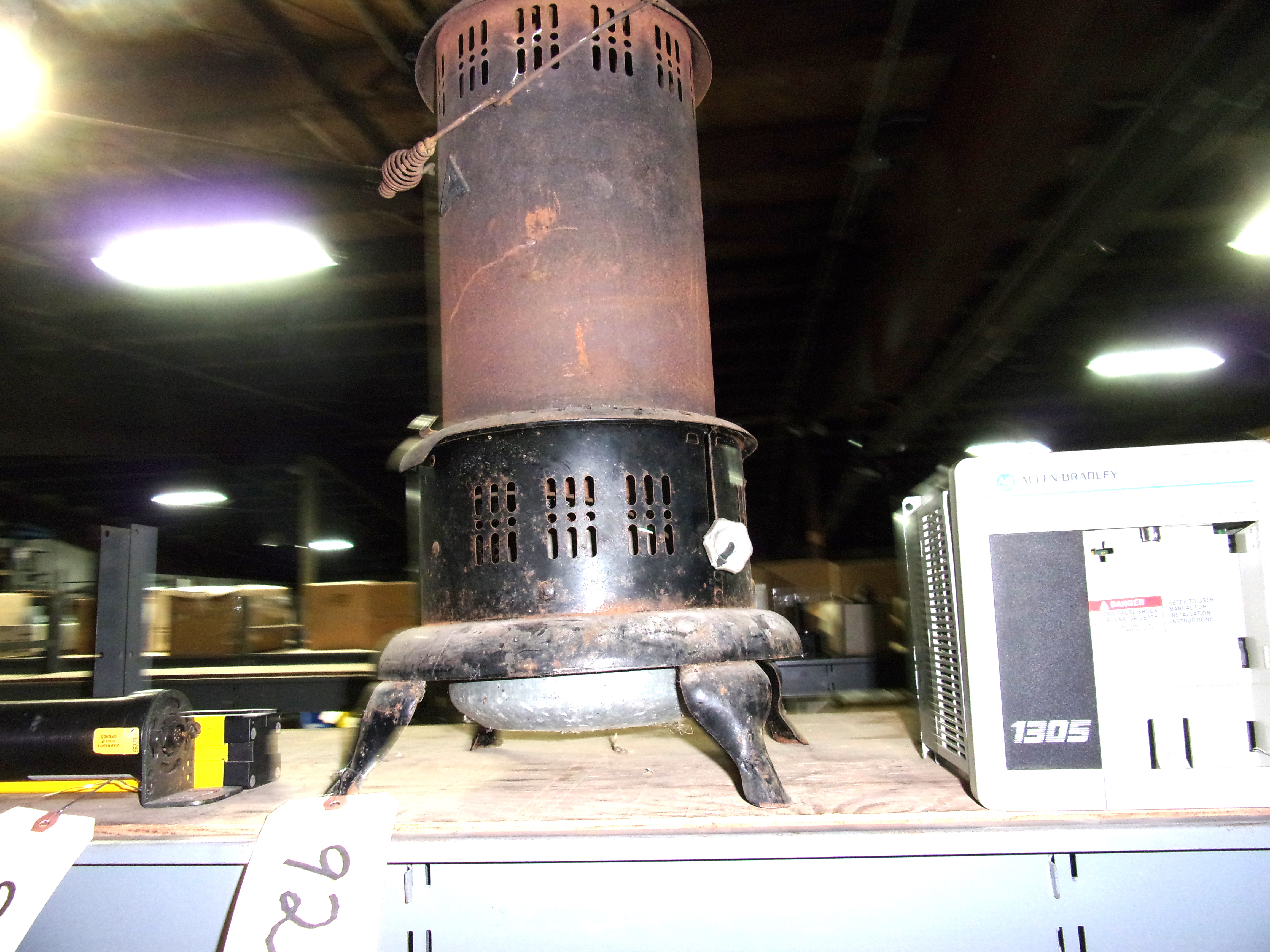 PERFECTION 525M VINTAGE KEROSENE HEATER,WORKS