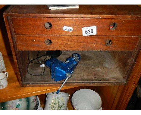 A small wooden tool chest and a small vice. (collect only)
