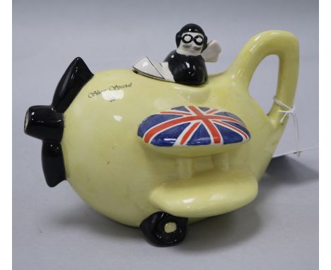 A Carltonware teapot