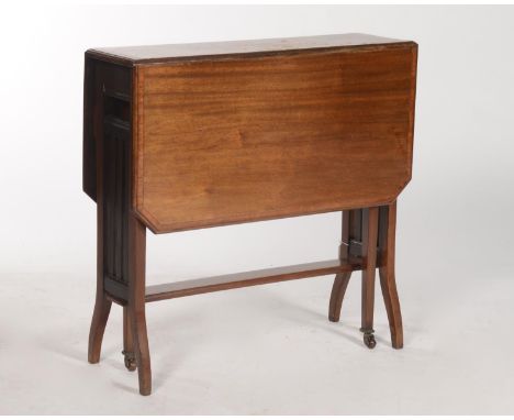 AN EDWARDIAN MAHOGANY SHERATON REVIVAL SUTHERLAND TABLE, C1905, CANTERED RECTANGULAR FLAPS, SATINWOOD, BOXWOOD AND EBONY STRU