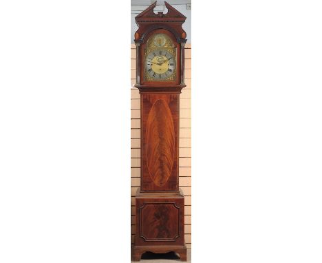 AN ENGLISH MAHOGANY EIGHT DAY LONGCASE CLOCK, C1900, THE 12 INCH BREAKARCHED BRASS DIAL WITH ENGRAVED WHEATEAR BORDER, MATTED