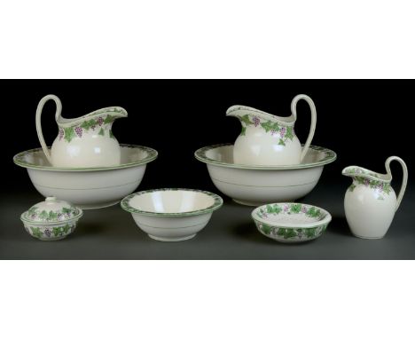 A WEDGWOOD QUEEN'S WARE CHAMBER SET, C1910, PRINTED IN BLACK AND PAINTED IN GREEN AND PUCE WITH GRAPEVINE BORDER, LARGEST BAS