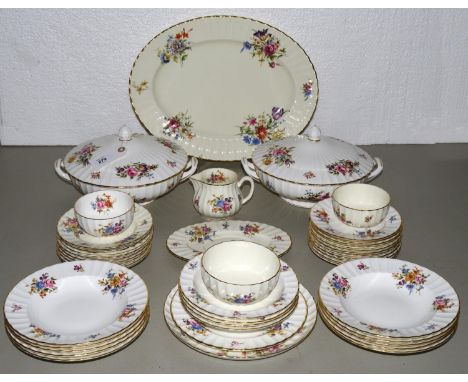 A ROYAL WORCESTER BONE CHINA ROANOKE&nbsp; DINNER SERVICE  