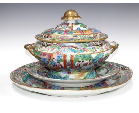 A large Chinese canton enamel famille rose tureen with cover, stand and oval platter / ashet, 19th century, painted with Mand