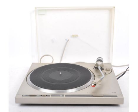 Pioneer - A vintage 20th century record player / turntable. Model number PL-200 direct drive&nbsp; stereo turntable. Made in 