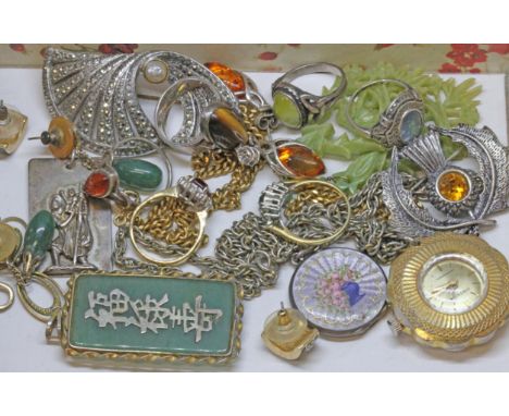 Assorted silver and costume jewellery including rings, aventurine quartz, an enamel locket etc. 