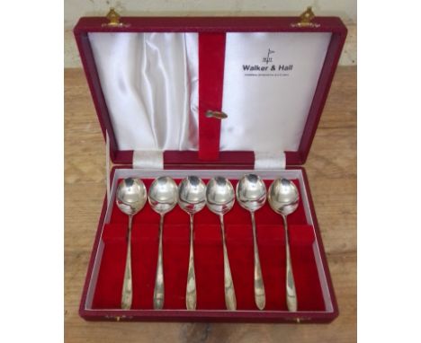 A set of six Pride pattern silver desert spoons, Elkington &amp; Co, Sheffield 1965, with Walker &amp; Hall box, wt. 6.3ozt 