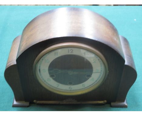 OAK CASED MANTEL CLOCK 