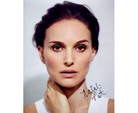 PORTMAN NATALIE: (1981- ) Israeli-American Actress, Academy Award winner. Signed 8 x 10 colour photograph of Portman showing 