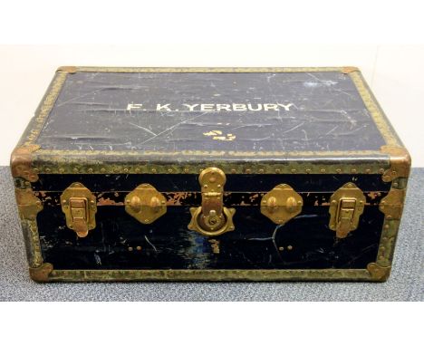 A large vintage cabin trunk, 83 x 51 x 33cm.