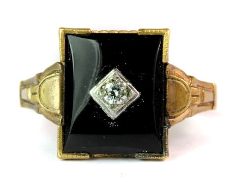 A vintage 14ct rolled gold 1/40 onyx and diamond set gentleman's ring (N.5).