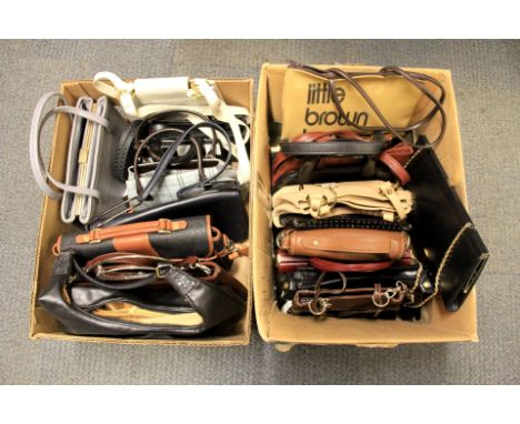 A large quantity of vintage and other good handbags.