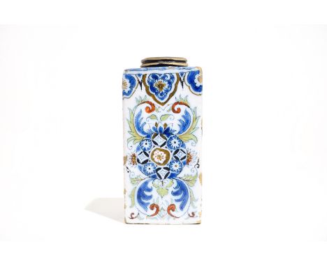 A polychrome Dutch Delft black-enhanced tea caddy, 2nd half 17th C. H.: 13 cm  Marked AK on the base for Adrianus Kocx, the "