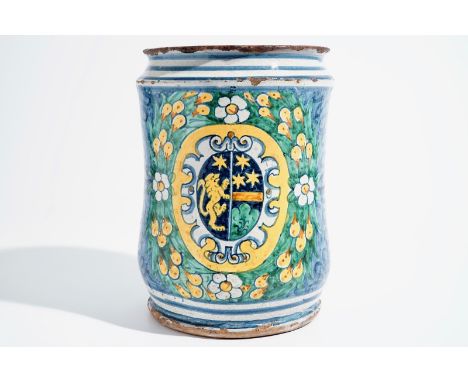 A very large armorial Italian maiolica albarello, Deruta, 17th C. H.: 29 cm - Dia.: 21 cm We have more lots available for bid