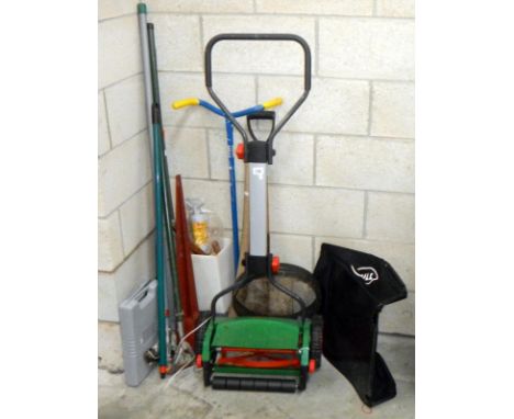 A quantity of garden tools