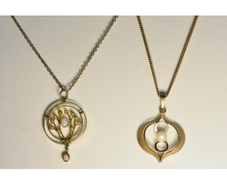 A two tone yellow and white metal cultured pearl mounted pendant necklace, stamped 9ct to chain and suspension link, 7.4g gro