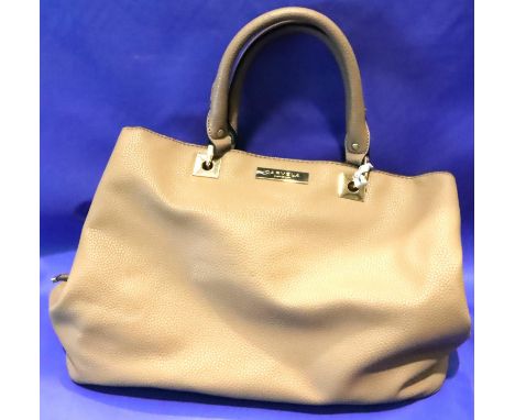 Carvela ladies leather handbag by Kurt Geiger, L: 38 cm. P&amp;P Group 2 (£18+VAT for the first lot and £3+VAT for subsequent