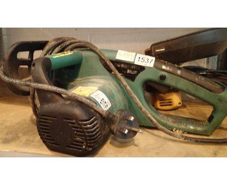 Clark electric chainsaw. Not available for in-house P&P, contact Paul O'Hea at Mailboxes on 01925 659133Condition Report: All