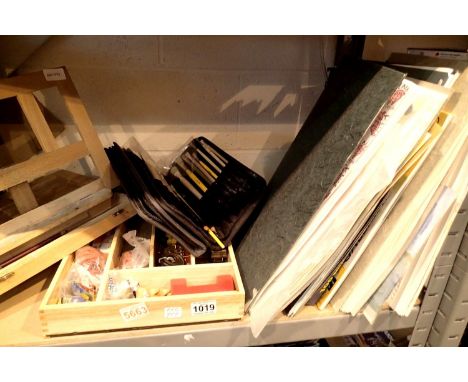 Shelf of mixed drawing and painting items to include a pop-up easel and used paint brushes etc. Not available for in-house P&