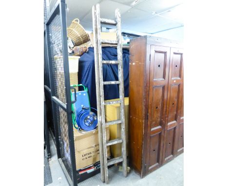 WOODEN EXTENSION LADDER, AN ELECTRIC CABLE ON REEL AND A GARDEN KNEELER (3)