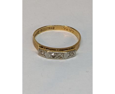 A 18ct gold ring inset with diamonds, total weight 2.0gLocation: 