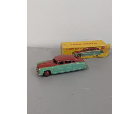 Dinky Toys No 171 Hudson commodore Sadan, highline version, turquoise lower body, red upper and hubsLocation: 