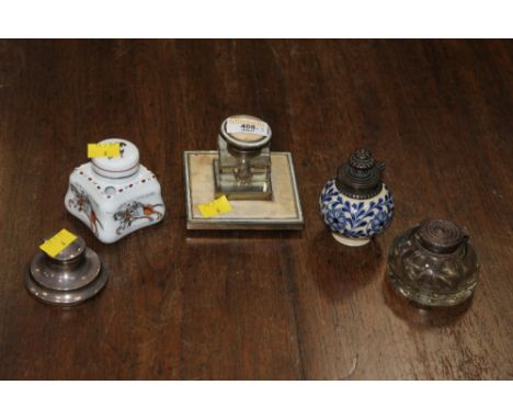 5 inkwells (Birmingham silver Capstan, Limoges, 2 glass and blue ceramic)