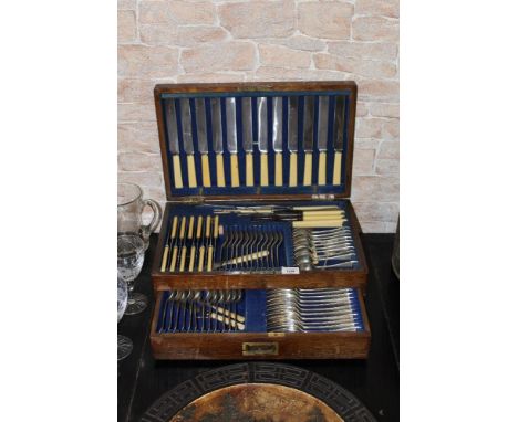 A silver plated Old English pattern cutlery service for 12 place settings, comprising 12 table forks, 12 dessert forks, 6 tab