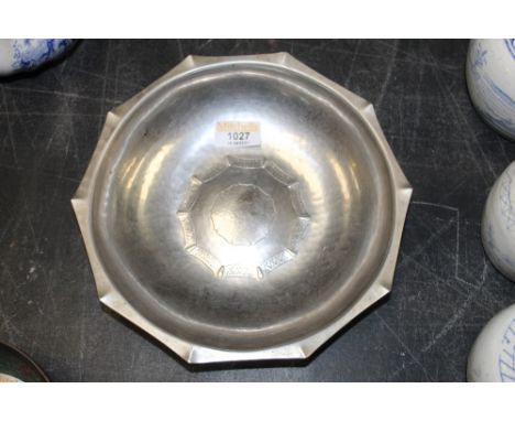 A, L R I Borrowdale Firth Staybrite bowl, 22 cm diameter x 4 cm high. 