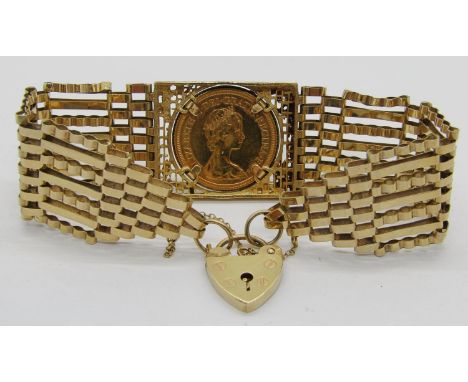 Vintage 9ct fancy gate link bracelet set with a 1978 sovereign, with heart padlock clasp, 26.2g 
