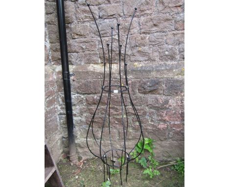 A contemporary coated light metal sectional garden obelisk 160 cm (full height) 