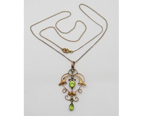 Edwardian 9ct peridot coloured paste and seed pearl pendant necklace, 3g 