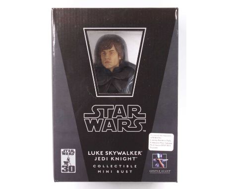 A Gentle Giant Ltd No. 8841 Star Wars 1/6 scale collectable mini bust of Luke Skywalker Jedi Knight limited edition No. 0363/