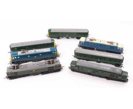Five Triang  ‘locos’: 3-car DMU Met-Cam Lightweight, green; Electra 27006 ‘Pandora’; Class 81 No.E3001 single pantograph, blu