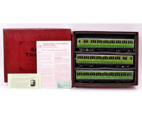 ACE Trains SR EMU set of three Southern coaches comprising driving, centre &amp; end cars, green. Illuminated rear red light 