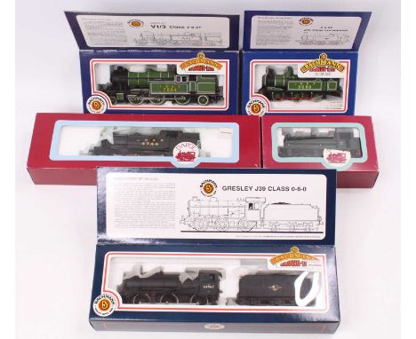 Five locos: D53 Dapol  0-6-2 N2 LNER tank No.4744; D7 Dapol 0-6-0 Austerity J94 tank ‘Warrington’ WD green;  Bachmann 31-852 