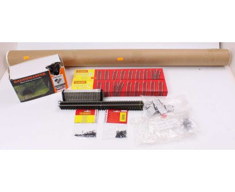 Mainly Hornby track: 4 lengths approx. 39”, 4 lengths approx. 26”; 2 x R8223 extension packs; 6 x approx. 13” and 10 x approx