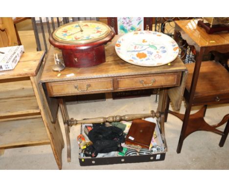 A mahogany sofa table fitted two drawers