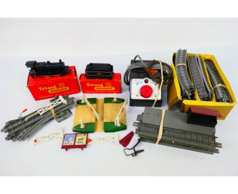 Tri-ang - Hornby - A boxed OO gauge Class 3F 0-6-0 locomotive number 43775 in British Rail black livery with tender # R.251 #
