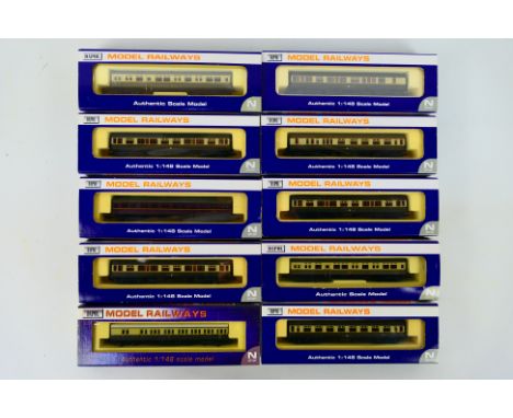 Dapol - 10 boxed N gauge coaches from Dapol. Lot includes  NC017A Collett coach brake GWR Hawksworth; NC; OSB004 GWR brown & 