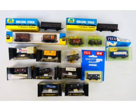 Graham Farish - Lima - 15 boxed and carded items of N gauge rolling stock. Lot includes Peco NR-43W GW Box Van; Graham Farish