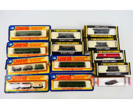 Graham Farish - Lima - 14 boxed and carded items of N gauge rolling stock mainly from Graham Farish including, 3211 Bogie Wag