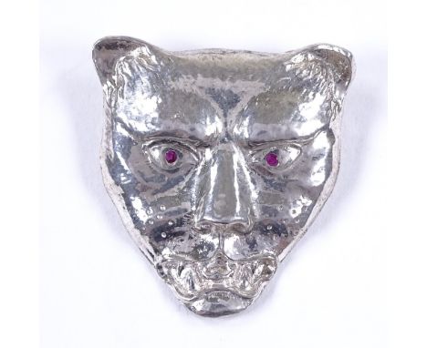 A modern handmade sterling silver and ruby panther-head pendant, pendant height 32.3mm, 7.3gVery good original condition, no 