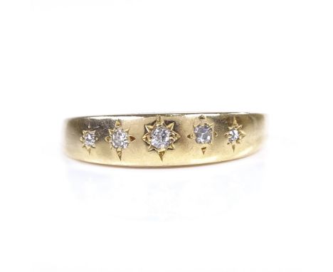 An 18ct gold graduated 5-stone diamond gypsy ring, setting height 4.8mm, size Q, 3gVery good overall condition, all stones pr
