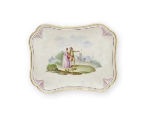 Grand plateau de Capodimonte ou Buen Retiro, circa 1755-60A large Capodimonte or Buen Retiro tray, circa 1755-60Decorated in 